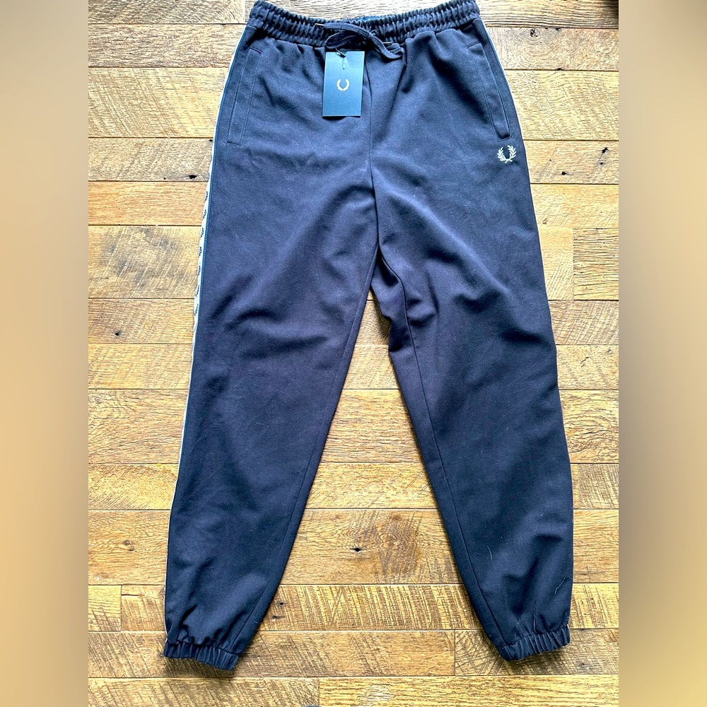 Fred Perry track pant with logo size M